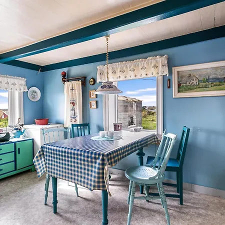 Cozy In Norddyroy With Kitchen *