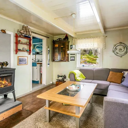 Cozy In Norddyroy With Kitchen Satra