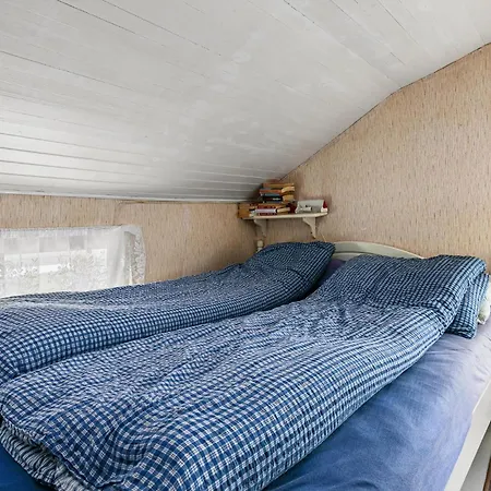 Cozy In Norddyroy With Kitchen