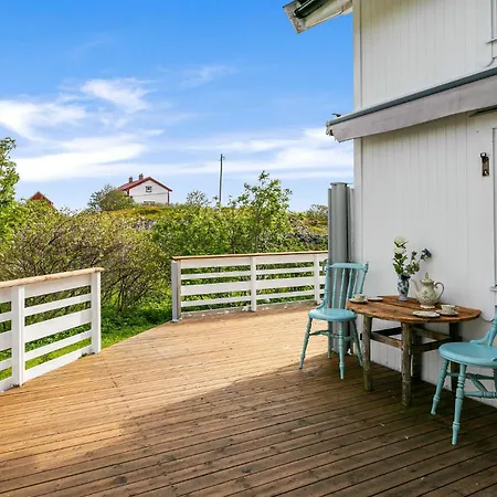 Cozy In Norddyroy With Kitchen 度假居