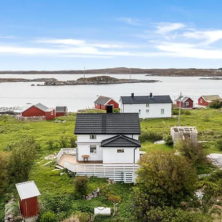 Cozy In Norddyroy With Kitchen Holiday home *